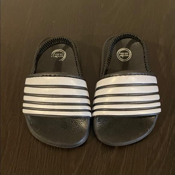 Toddler Size 4 Adidas lookalike Black and White Slide Sandals - Picture 2 of 4